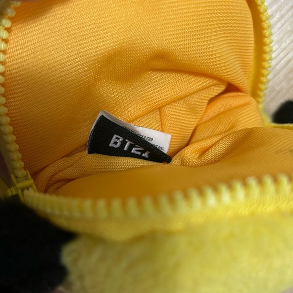 BT21 Chimmy Coin Purse - Picture 5 of 7